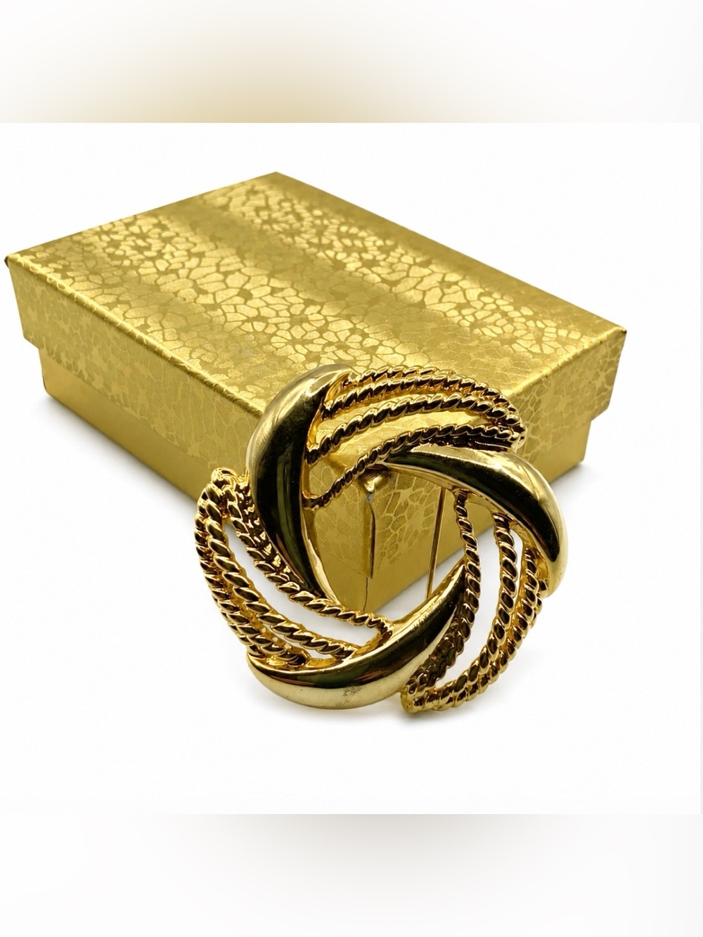 Gold Tone Brooch Unstamped Comps as Napier